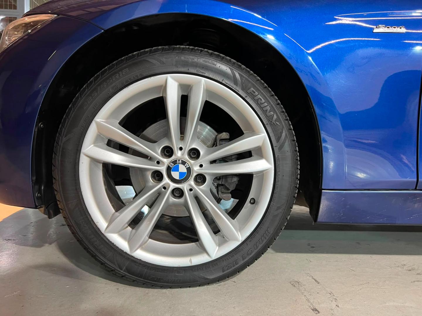 BMW 318I — foto 9 de 22