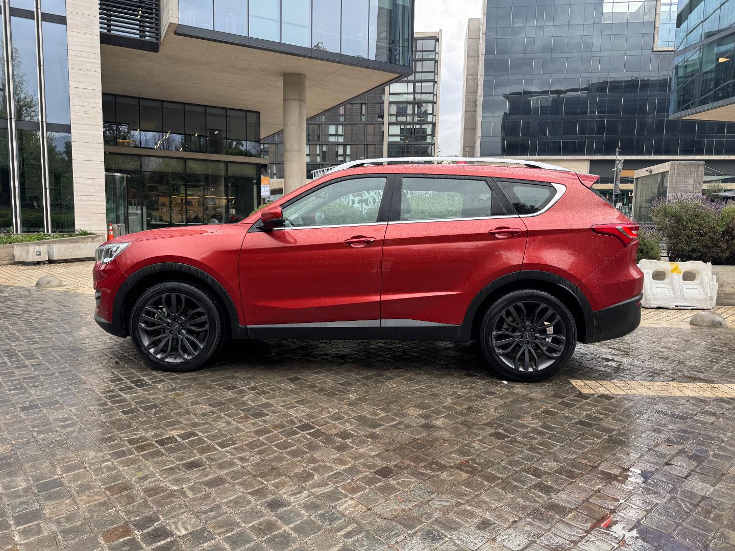 Jetour X70 — foto 7 de 19