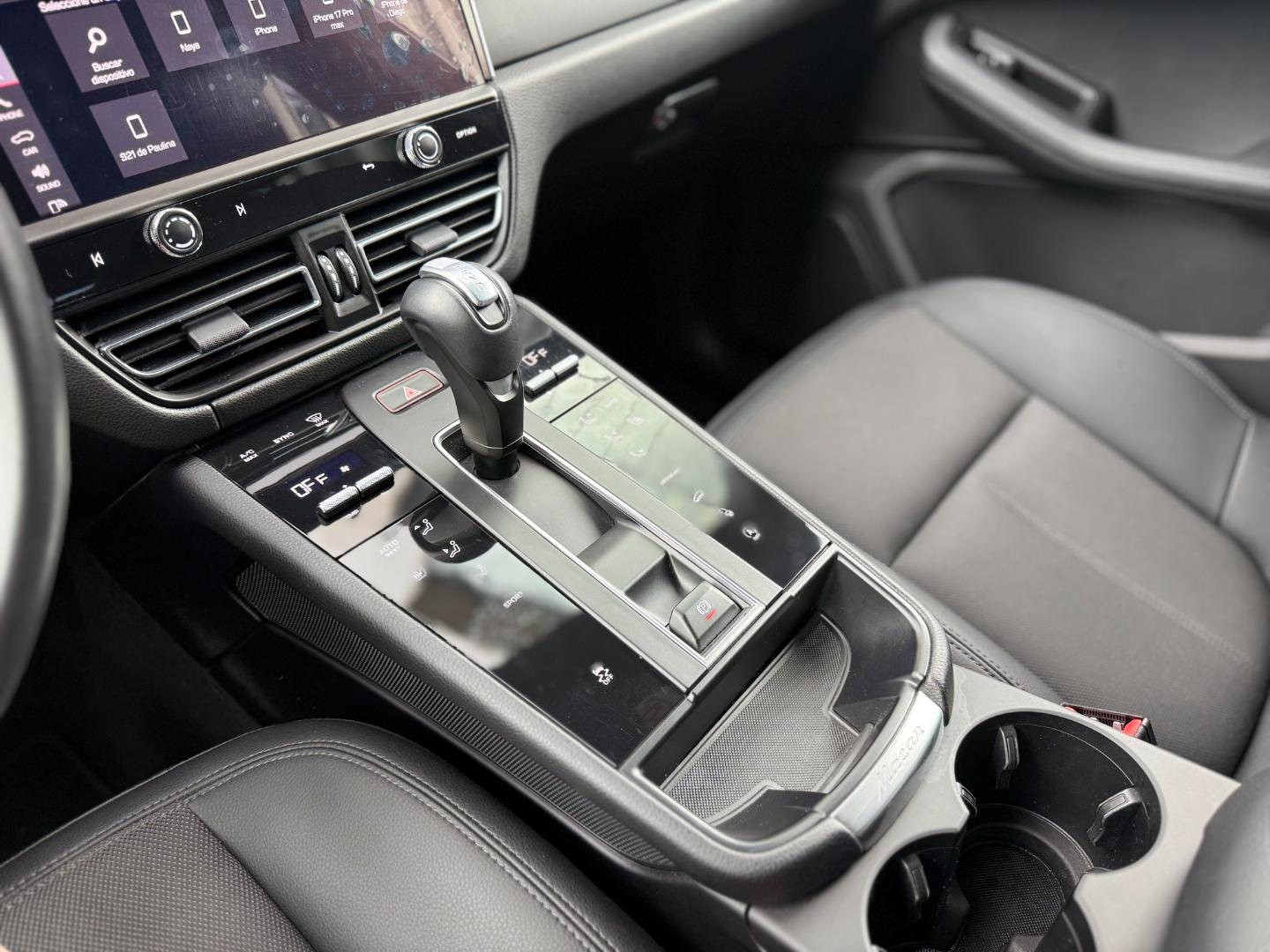 Porsche Macan — foto 12 de 19