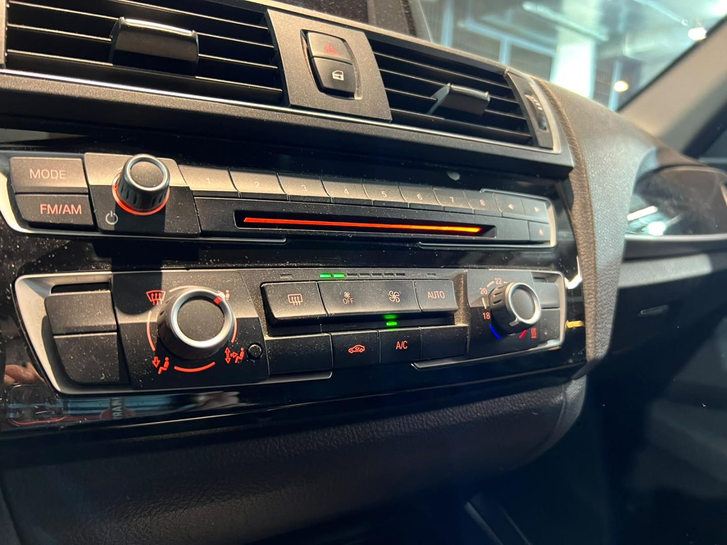 BMW 118I — foto 15 de 20