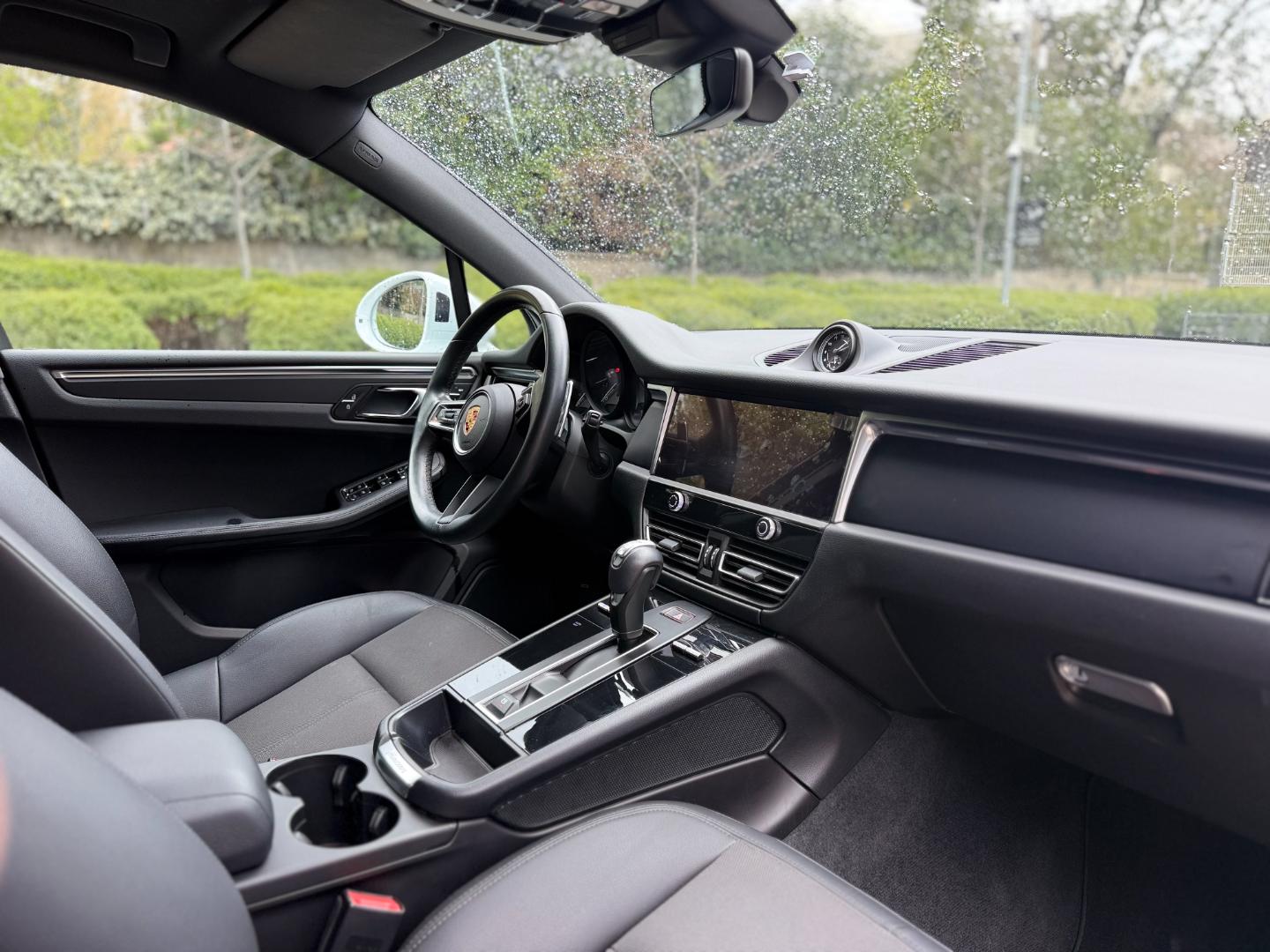 Porsche Macan — foto 14 de 19