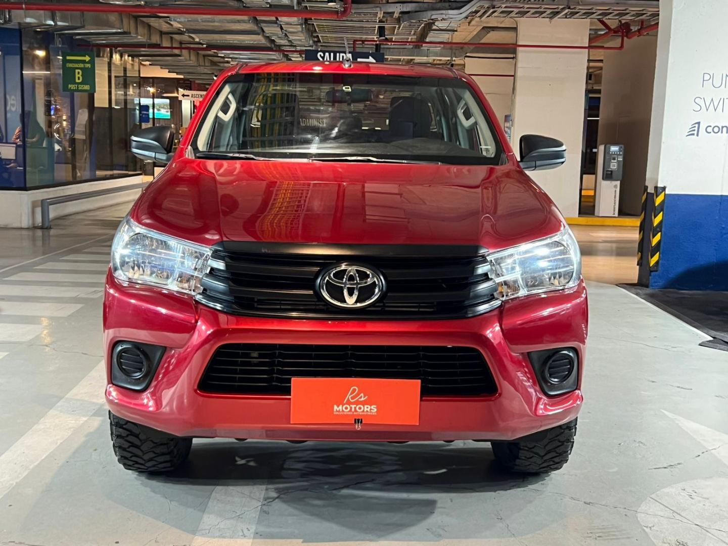 Toyota Hilux — foto 2 de 20