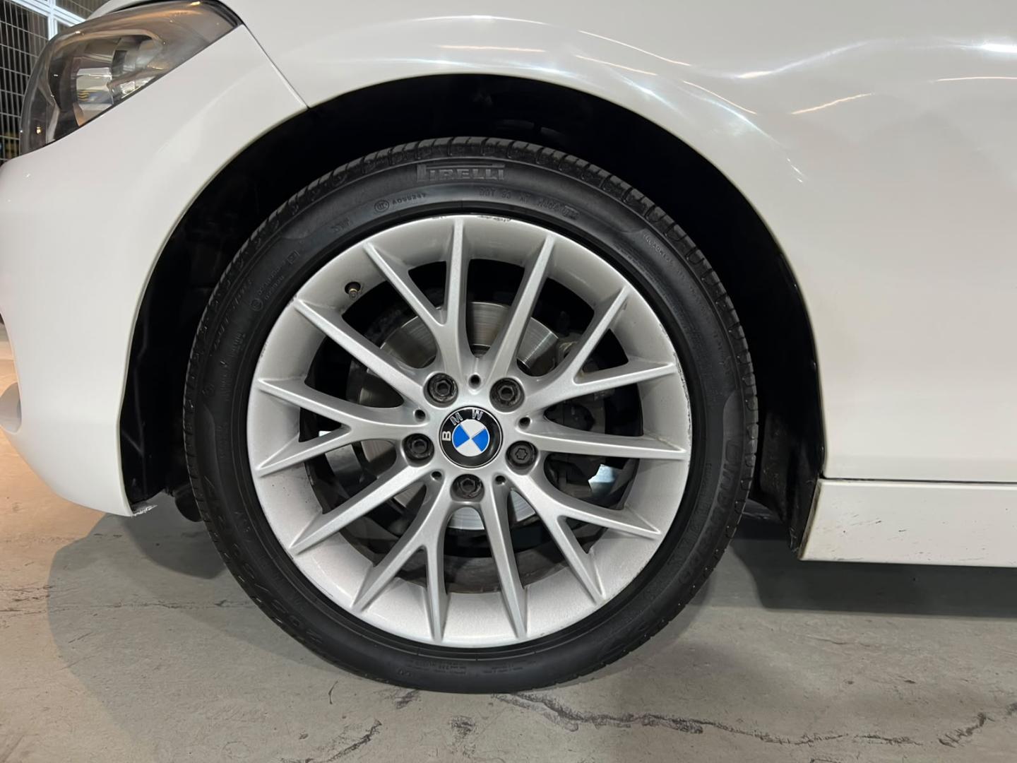 BMW 118I — foto 8 de 20