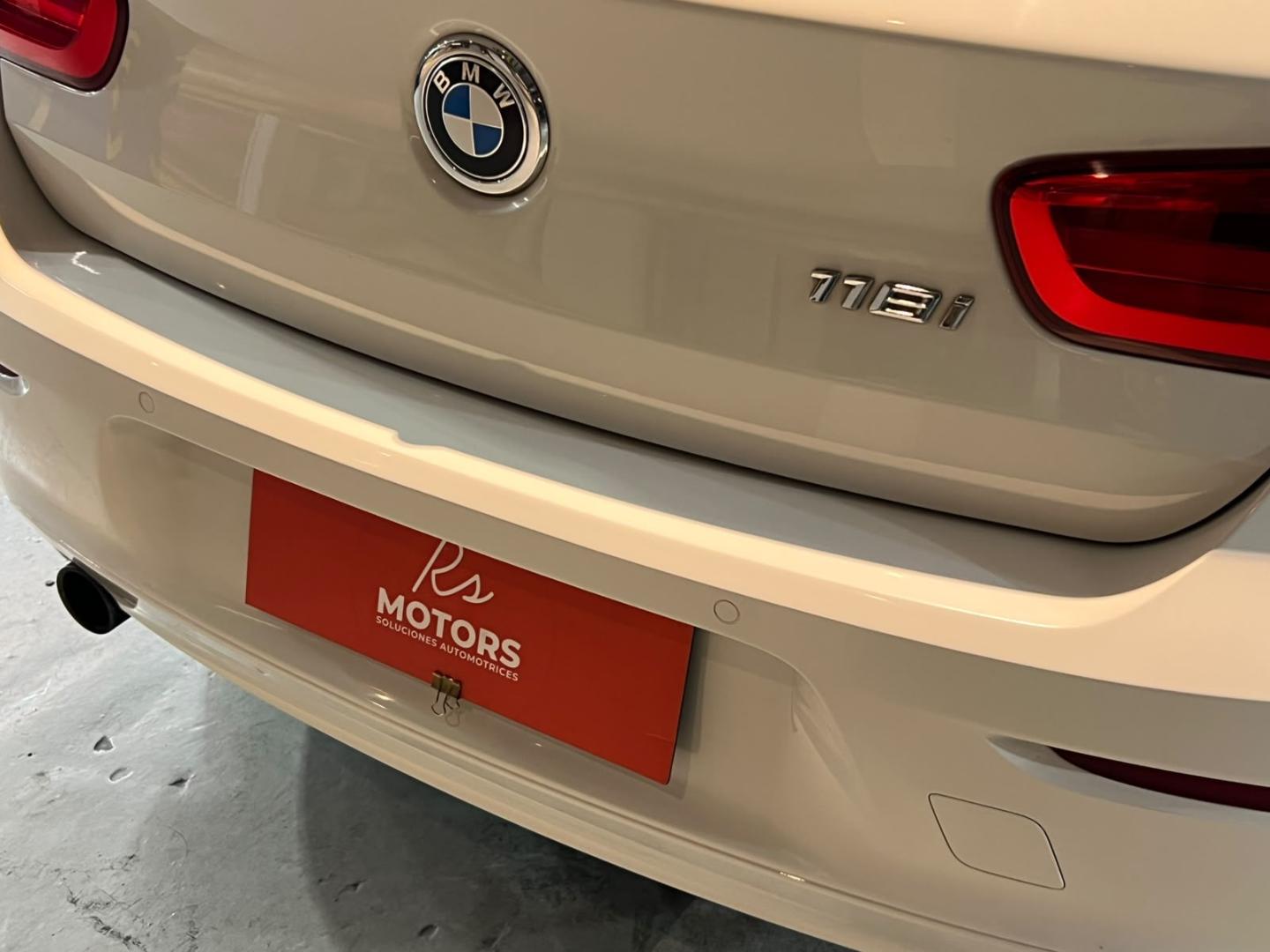 BMW 118I — foto 7 de 20