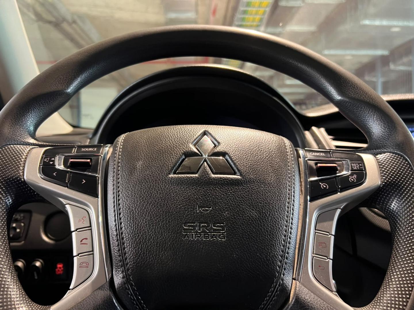 Mitsubishi L200 — foto 14 de 21