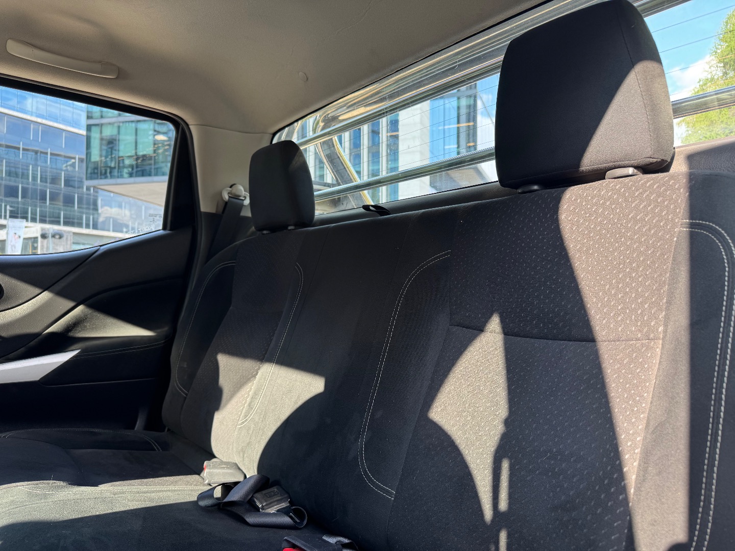 Nissan Np300 — foto 17 de 18