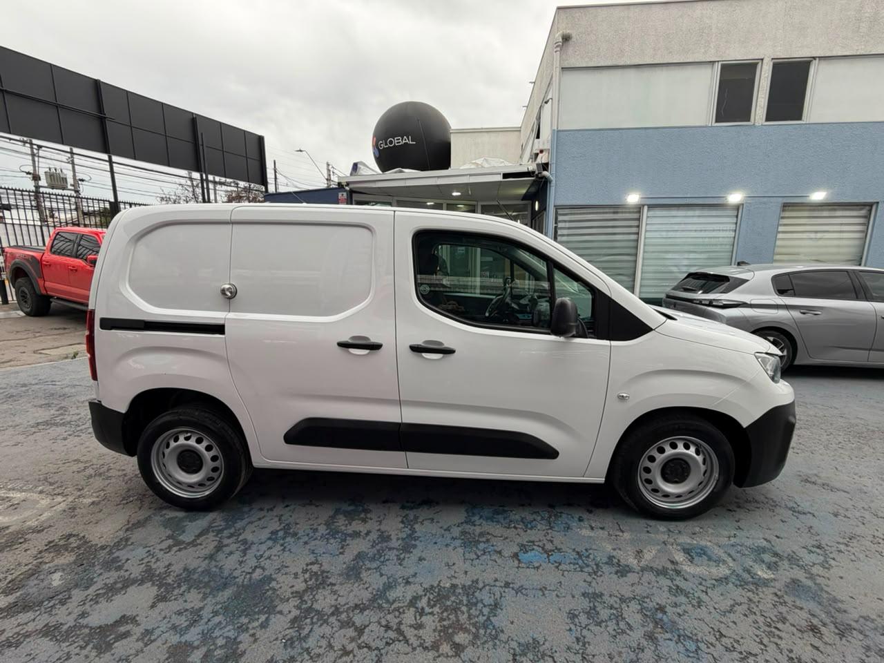 Peugeot Partner — foto 5 de 8
