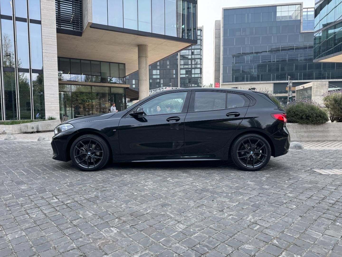BMW 118I — foto 7 de 19
