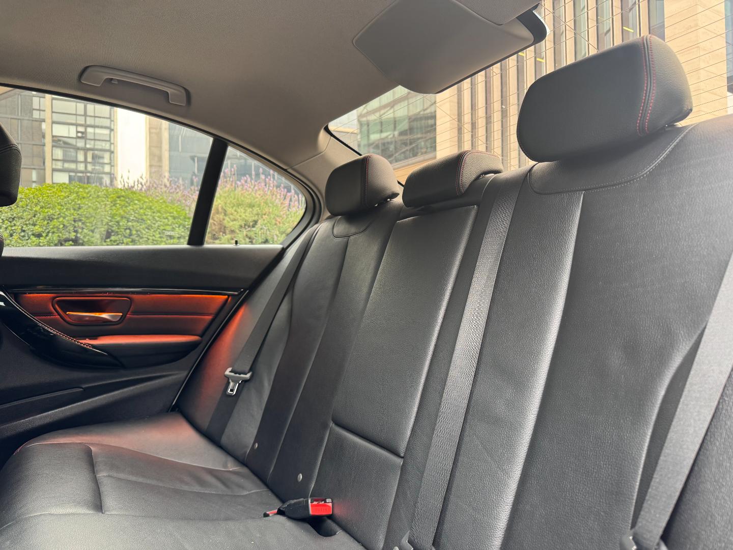 BMW 335I Sedán M Sport 🇩🇪 — foto 17 de 19