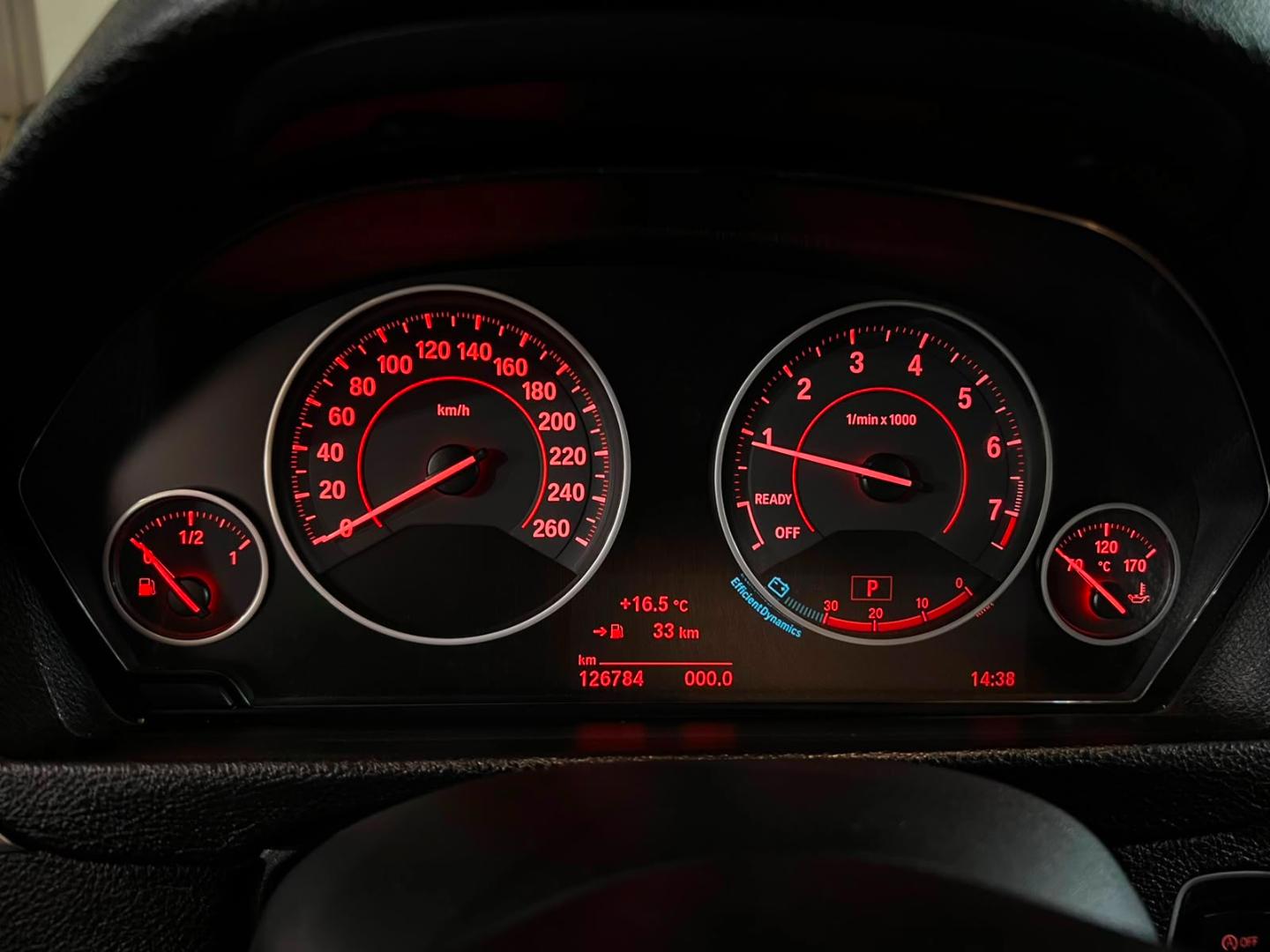 BMW 318I — foto 13 de 22