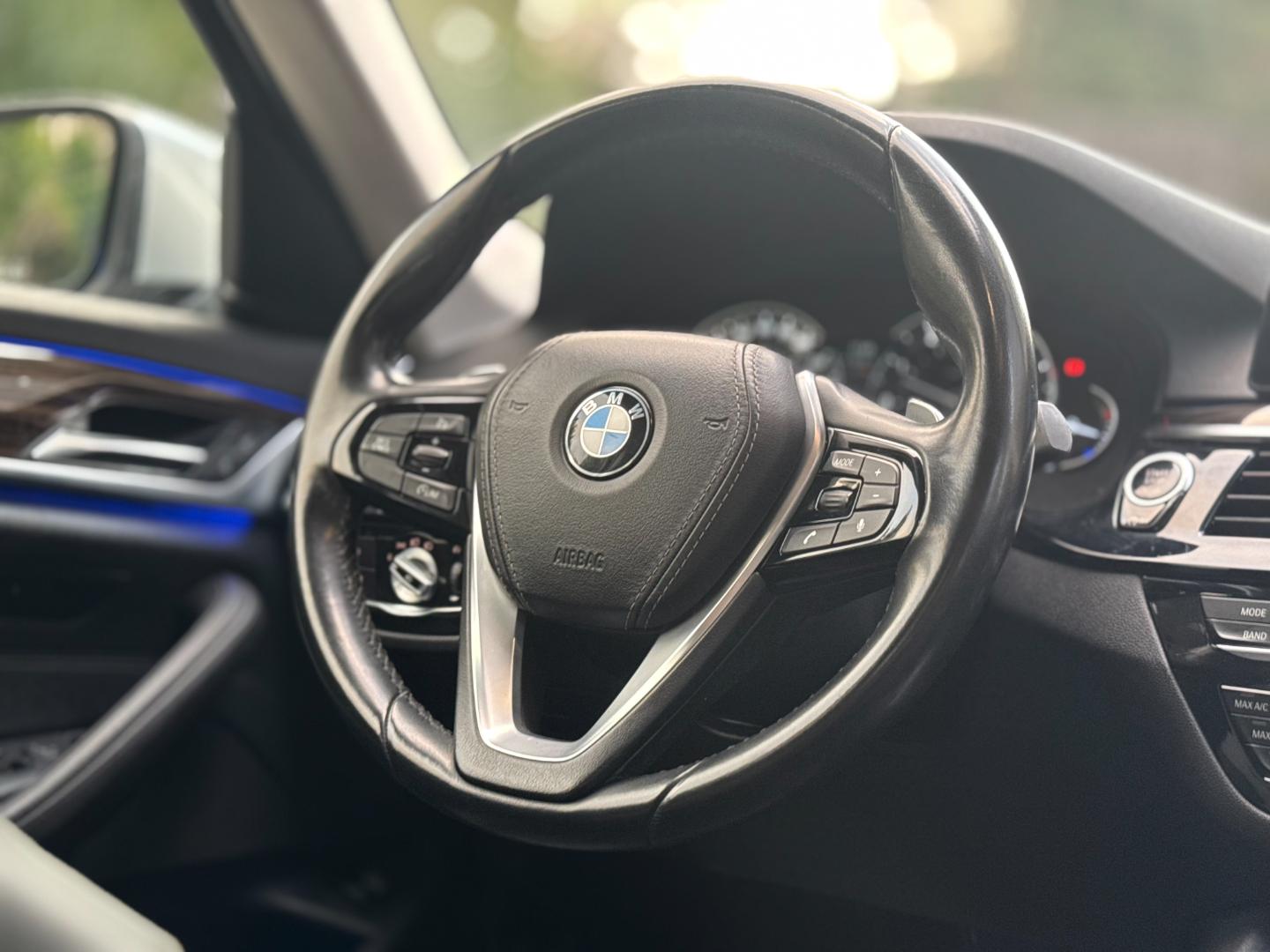 BMW 520I — foto 13 de 19