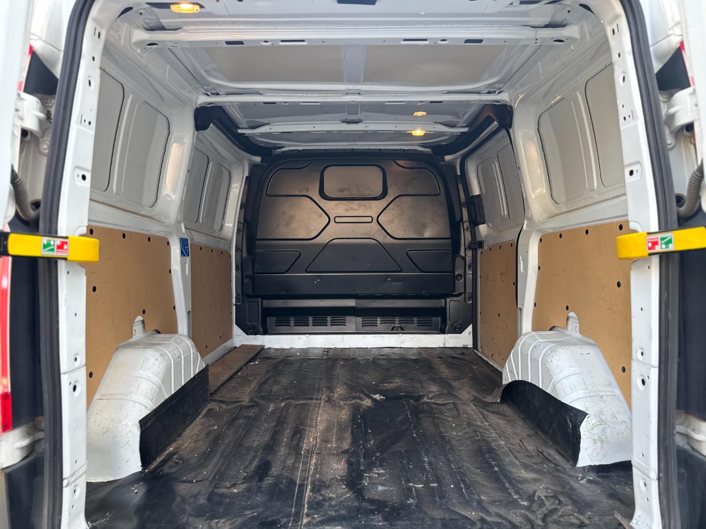 Ford Transit — foto 13 de 13