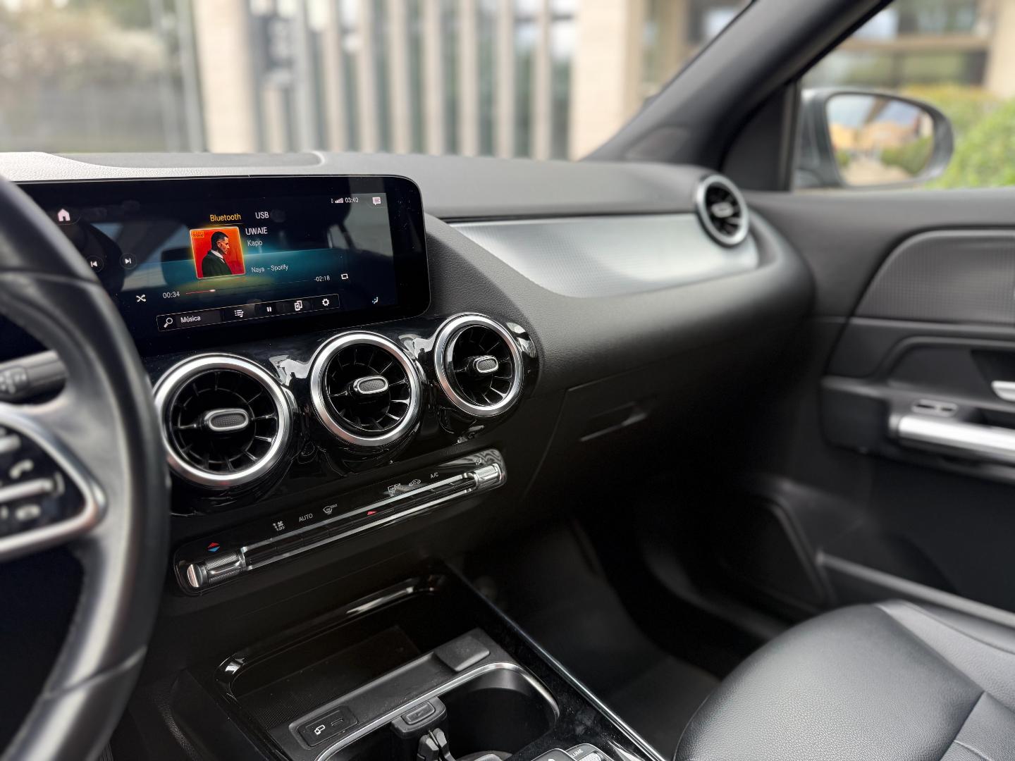 Mercedes-Benz Gla200 — foto 9 de 19