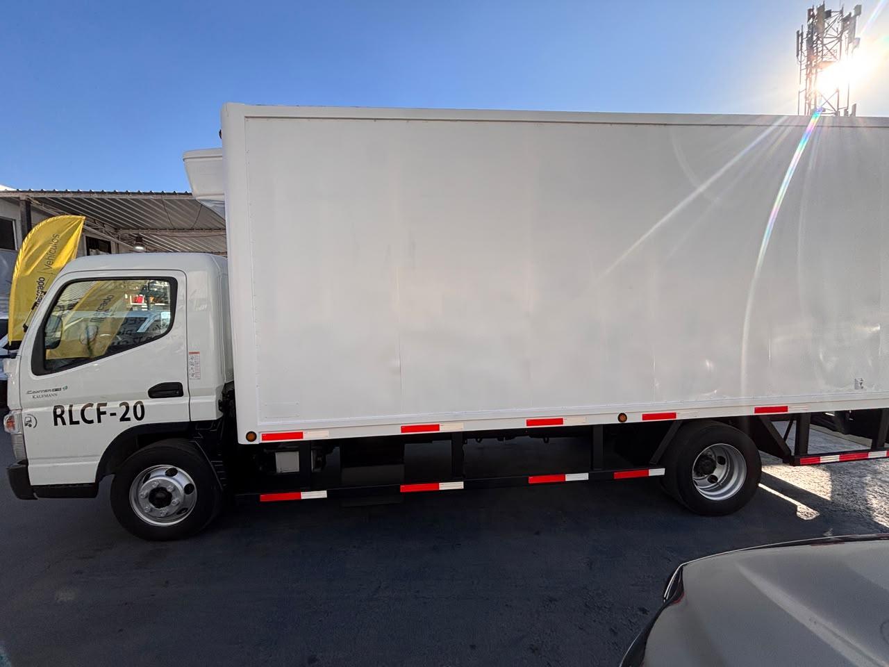 Mitsubishi Canter — foto 5 de 8