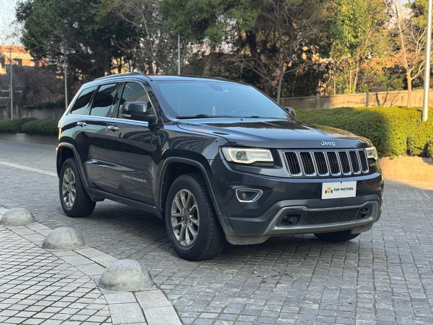 Jeep Grand Cherokee — foto 3 de 19