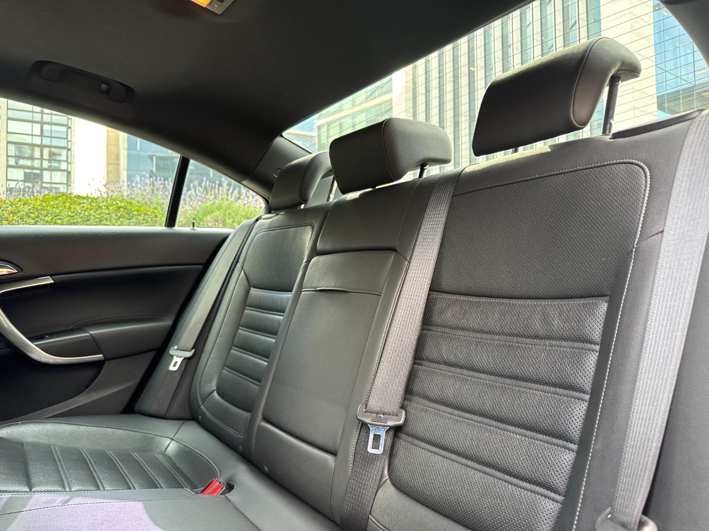 Opel Insignia — foto 16 de 17