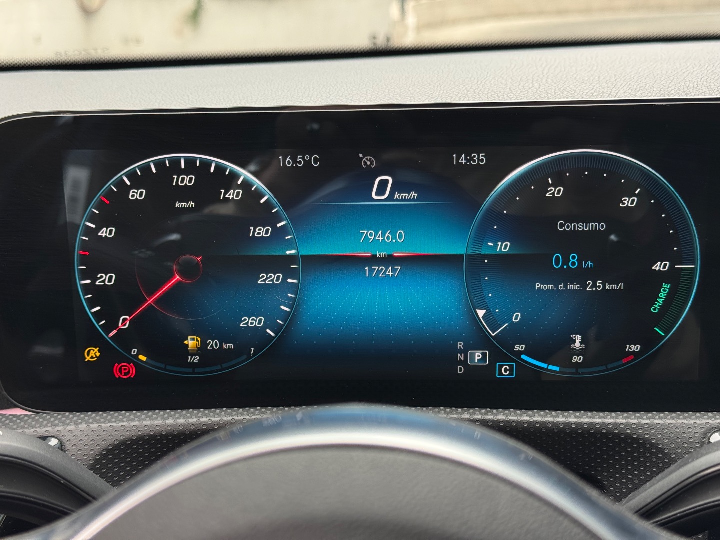 Mercedes-Benz A250 — foto 12 de 17