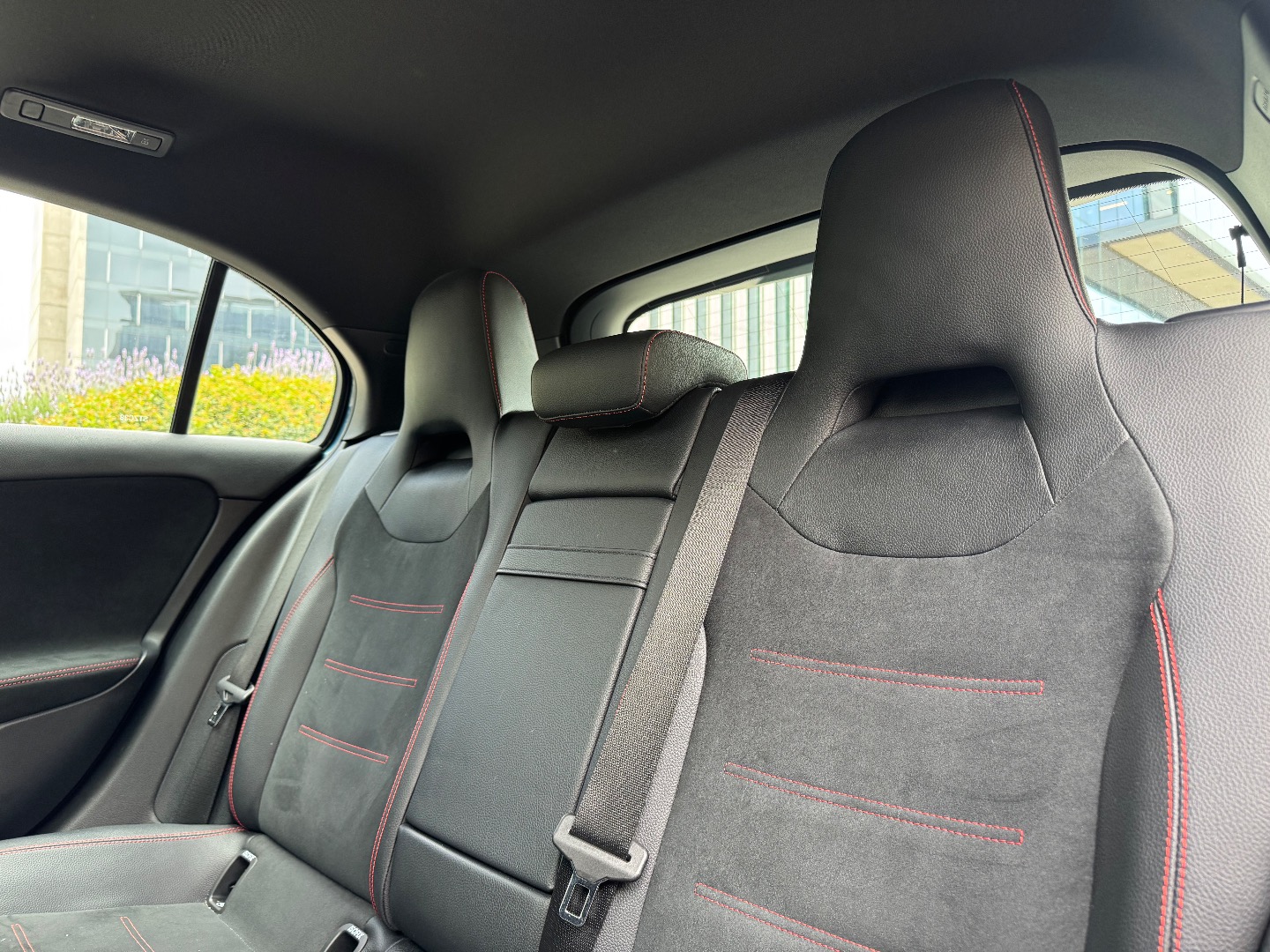 Mercedes-Benz A250 — foto 17 de 17