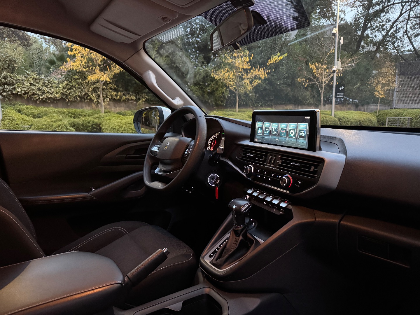 Peugeot Landtrek Active Bluehdi 180 — foto 14 de 18