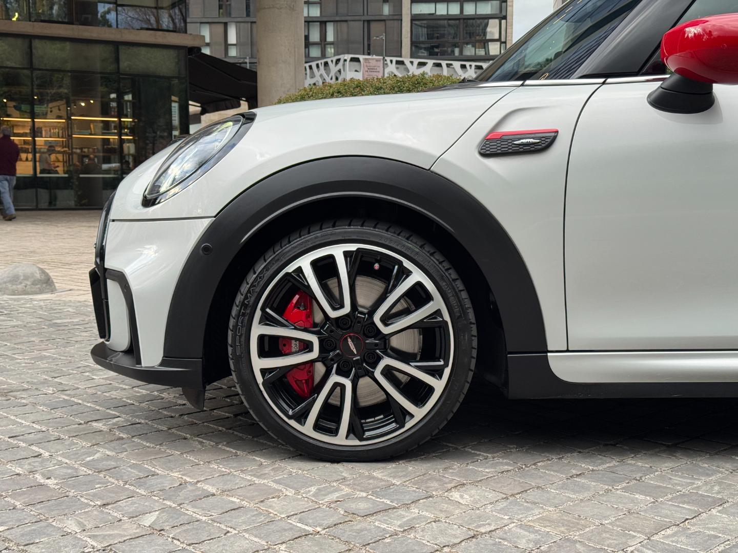 MINI Cooper John Cooper Works Spitfire — foto 8 de 19
