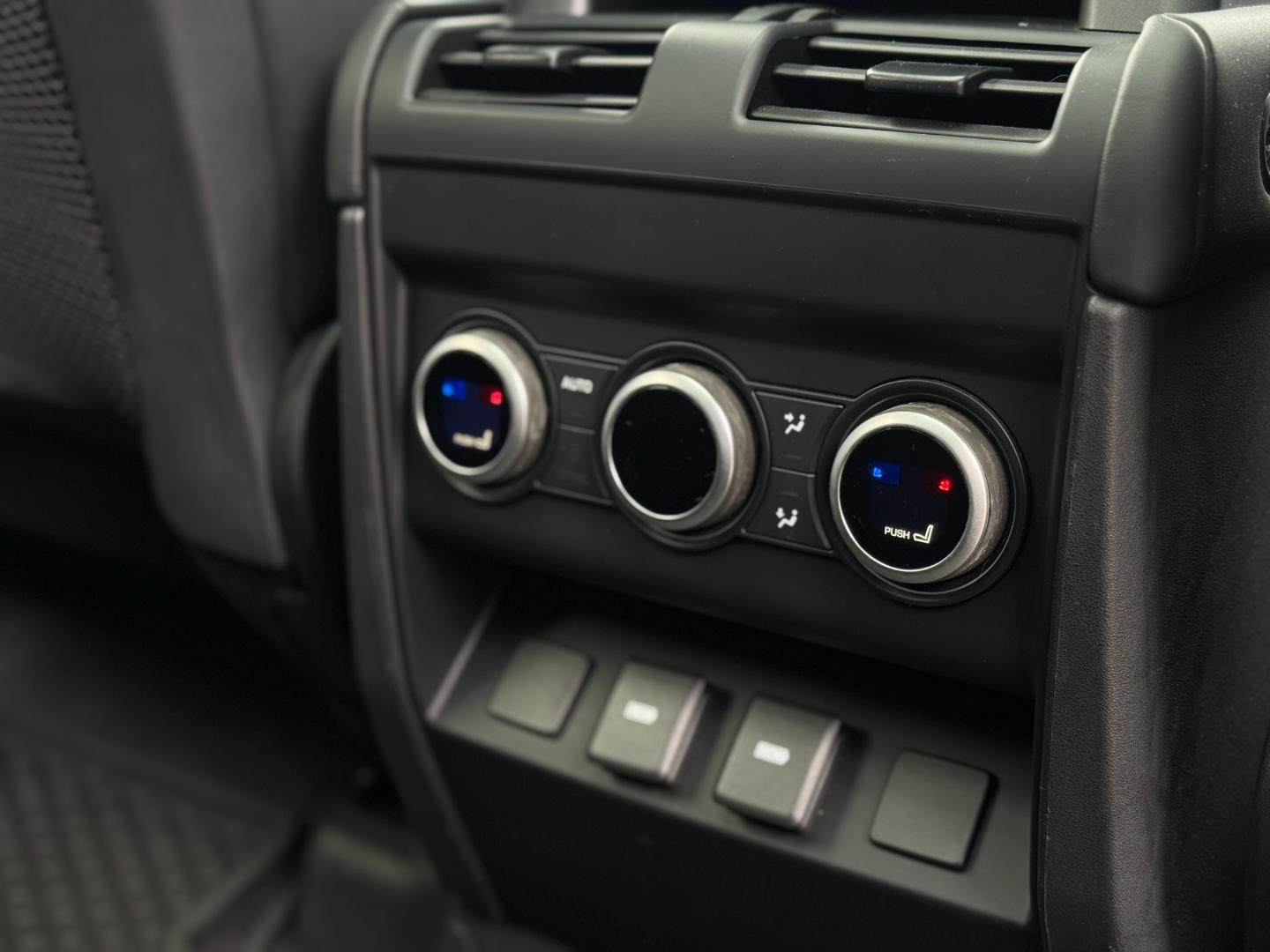 Land Rover Defender — foto 17 de 19