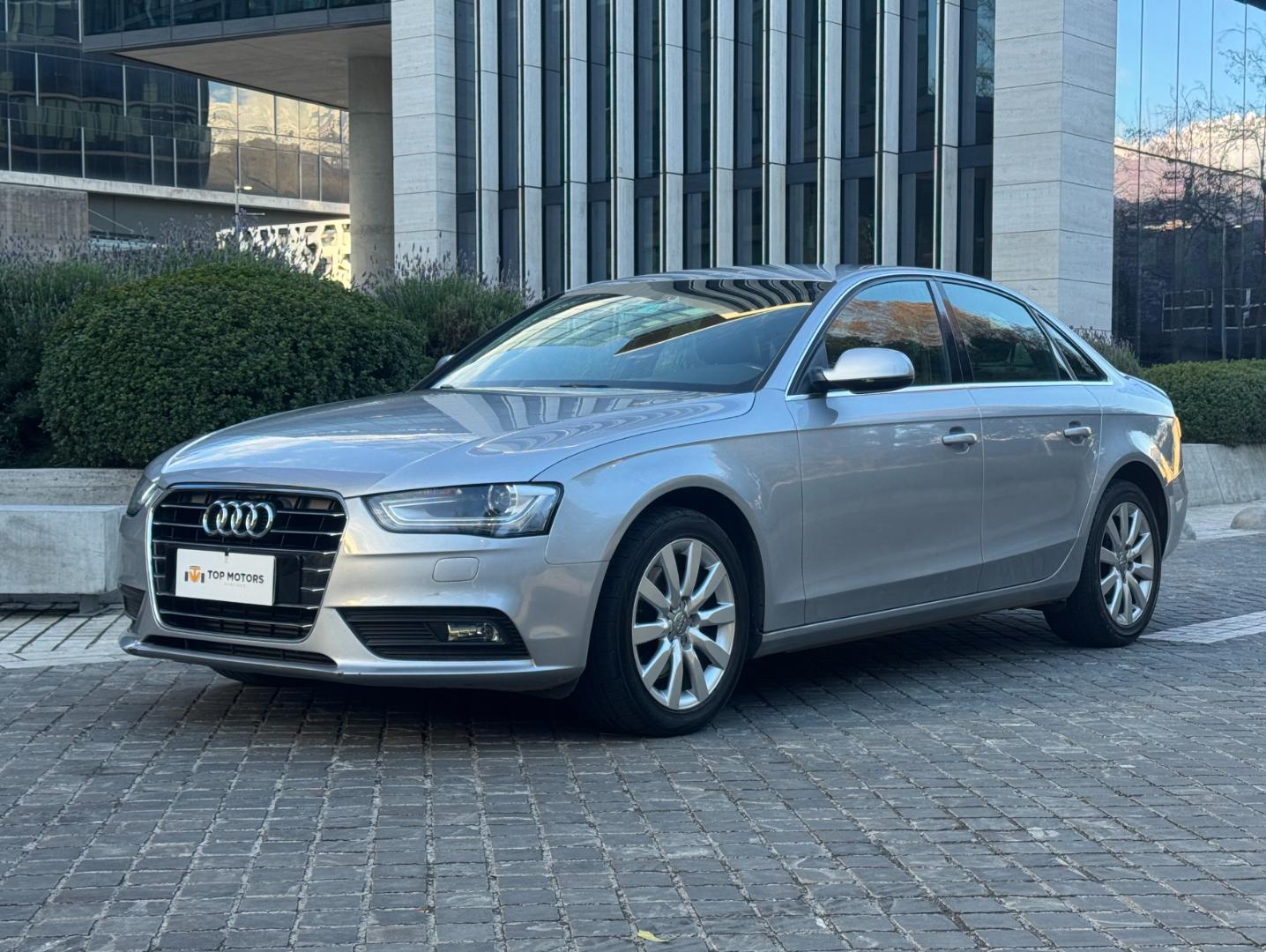 Audi A4 2015 (1/18)