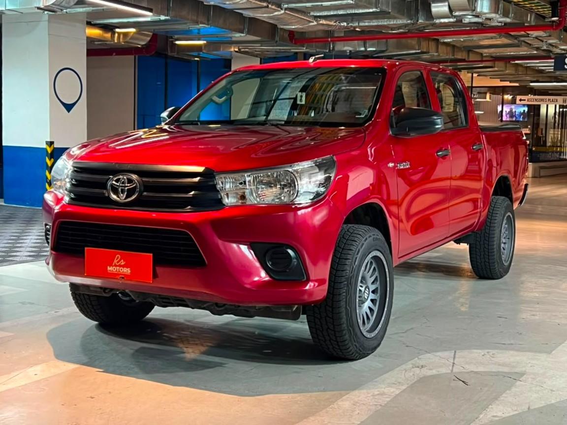 Toyota HILUX 2023 (1/18)