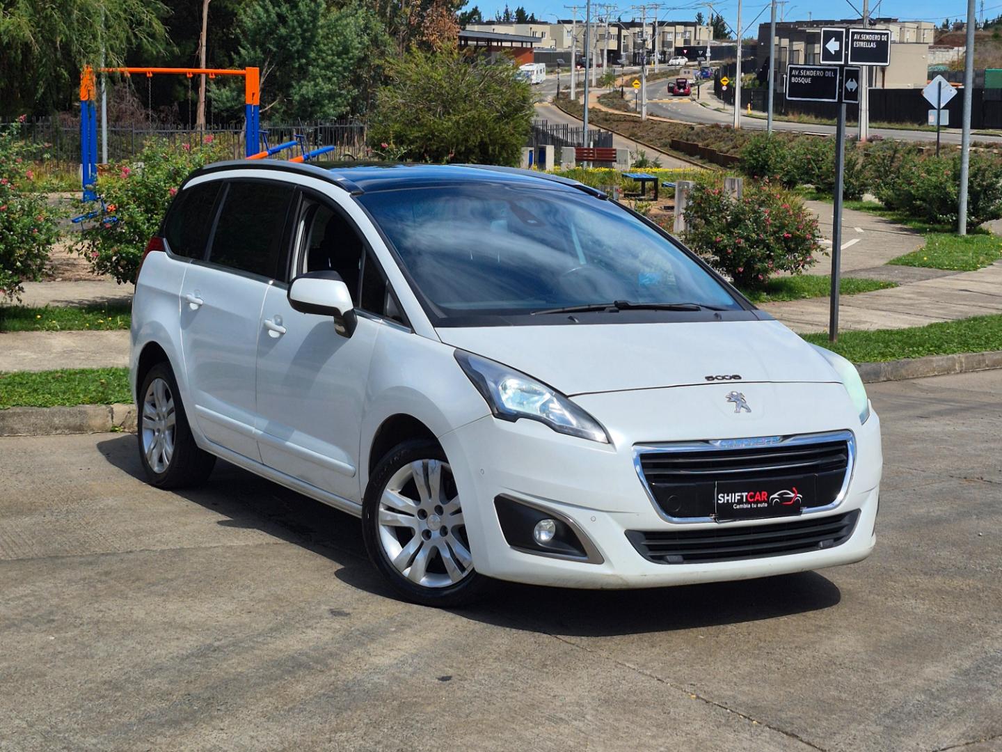 Peugeot 5008 2015 (1/28)