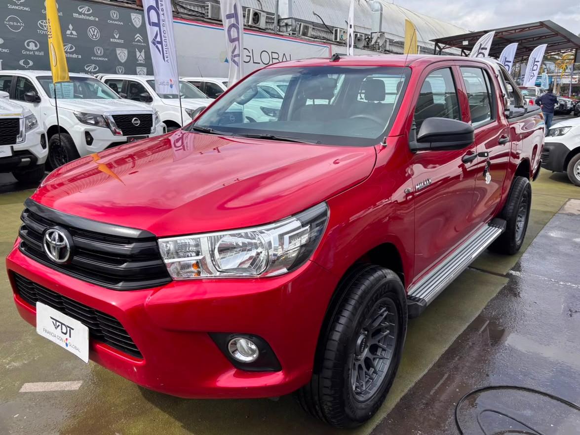 Toyota HILUX 2024 (1/10)