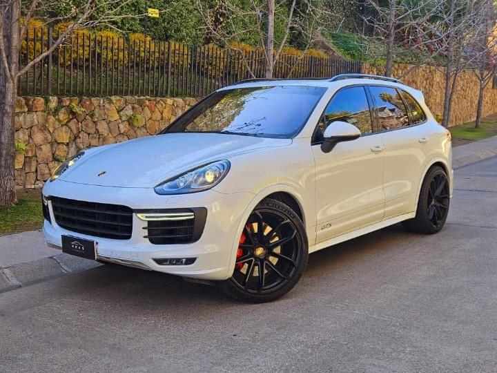 Porsche CAYENNE GTS 2016 (1/20)