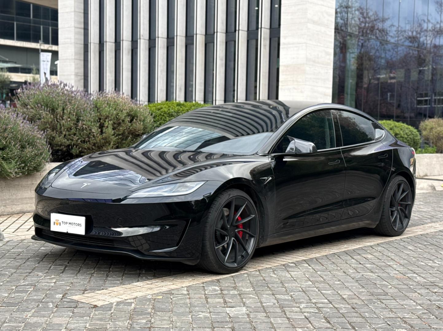 Tesla MODEL 3 2025 (1/16)