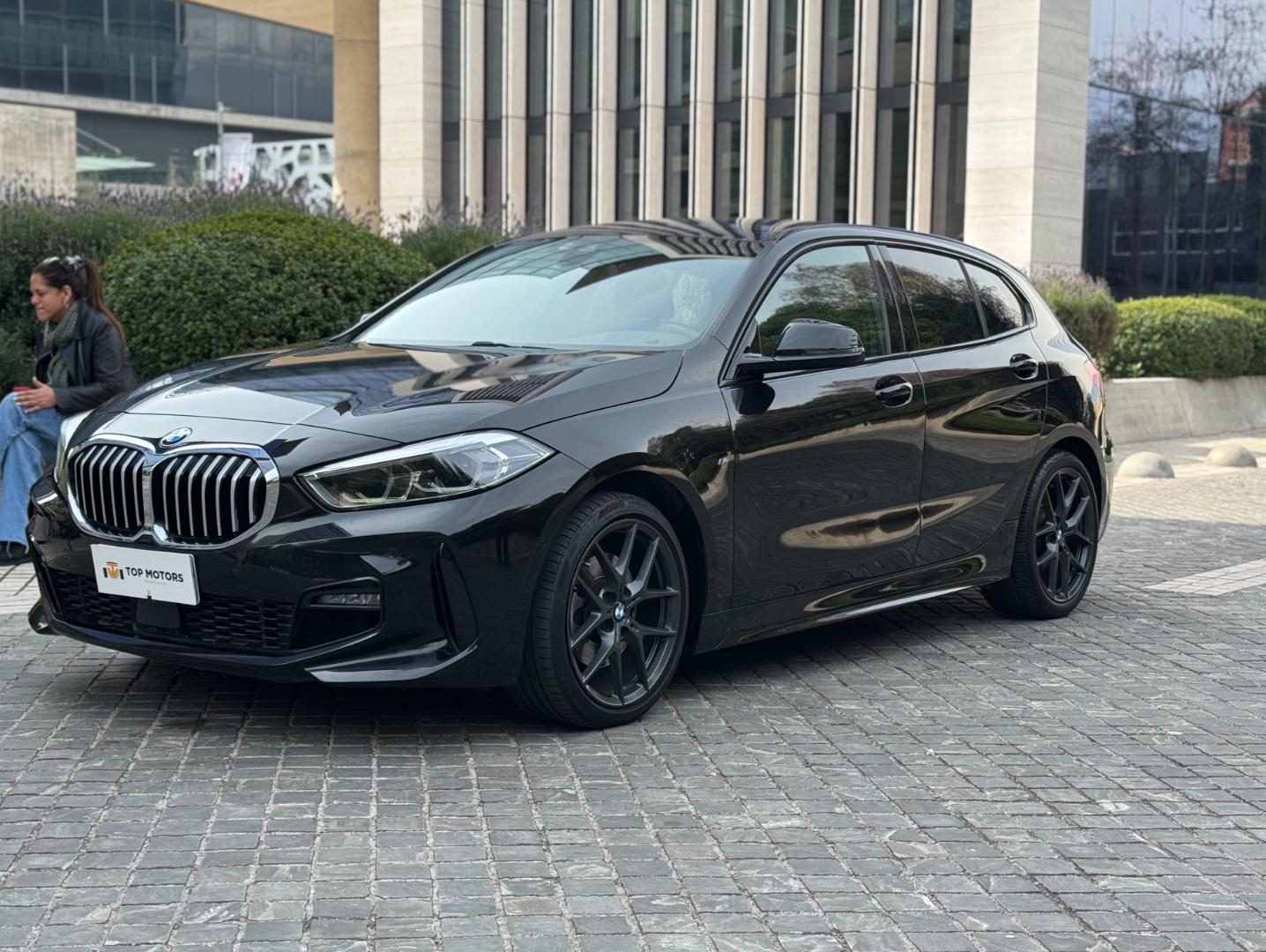 BMW 118i 2023 (1/19)